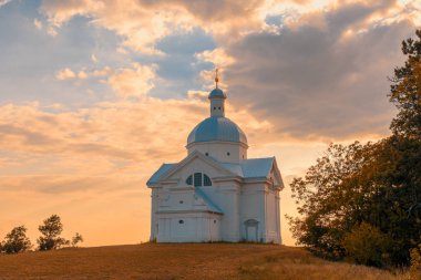 Güzel ve ünlü St. Sebastiano'nın Şapel (svaty kopecek), Mikulov city, South Moravia'deki / Çek Cumhuriyeti