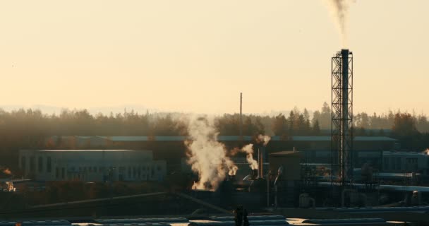 Soloppgang Industribyer Med Røykefabrikk Økologi Forurensningskonsept – stockvideo