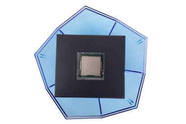 Modern bilgisayar x86 işlemci 9. nesil, modern merkezi işlem birimi (CPU), beyaz arka planda izole