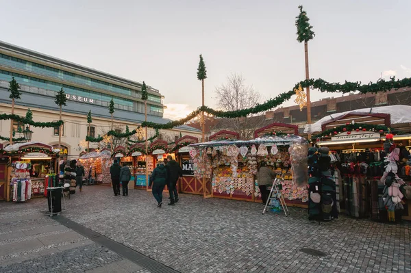 Praga Diciembre Pequeñas Tiendas Turistas Segunda Semana Adviento Praga Navidad —  Fotos de Stock