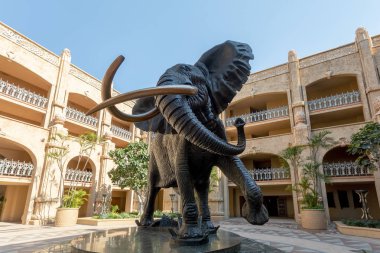 Sun City veya kayıp şehir, büyük eğlence merkezi Las Vegas Kuzey Amerika gibi Güney Afrika'da fil heykeli.