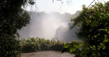 Yağmur sezonu Mayıs ayında sonra Victoria falls, şelale su dolu, her yerde sis. Zambia Zimbabve sınır, Afrika vahşi manzara. Dünyanın mucizesi