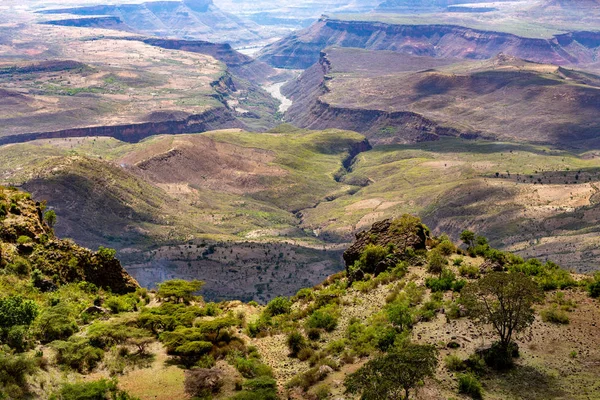 Krajobraz górski z kanionem, Etiopia — Zdjęcie stockowe