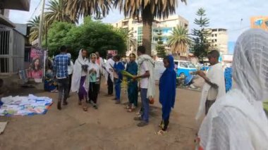 Paskalya tatilinde Etiyopya sokakta ortodoks hıristiyan