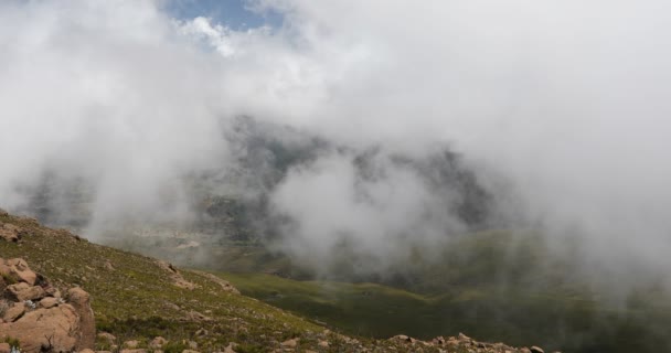 Paisaje de Bale Mountain con niebla y nubes — Vídeo de stock