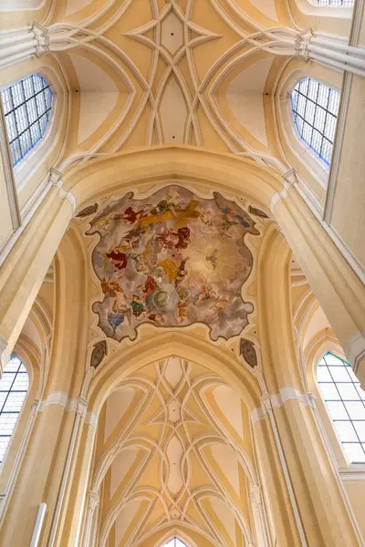Dekorativní strop v katedrále Kutná Hora — Stock fotografie
