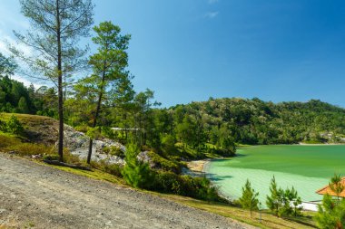 Ünlü Sülfürlü Göl - Danau Linow, Kuzey Sulawesi Endonezya. Peyzaj