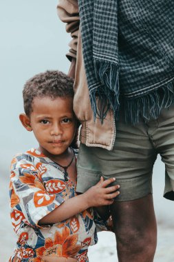 AMHARA REGION, ETHIOPIA, NİSAN 22.2019, Gondar şehri yakınlarında babası çoban olan Etiyopyalı kız. Amhara bölgesi, Etiyopya, 22 Nisan. 2019