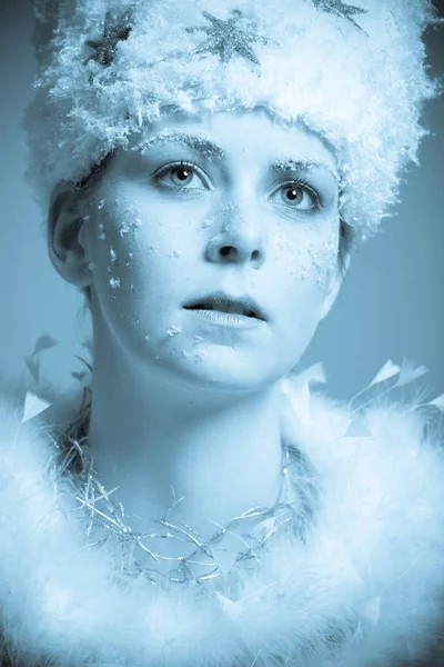 Beautiful Girl Icy Look Blue Tones — Stock Photo, Image