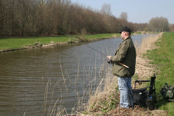 Visser Wachten Voor Vissen Bijten — Stockfoto