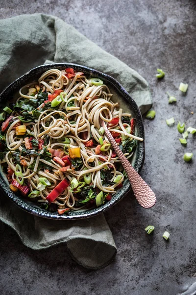 Fideos Asiáticos Con Verduras — Foto de Stock