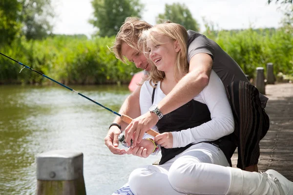 Vader Dochter Aan Waterkant Krijgen Visinstructies — Stockfoto