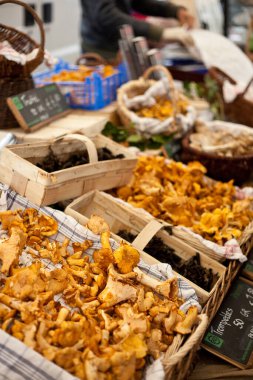 Mantarlı pazar yeri, gıda fiyatı 