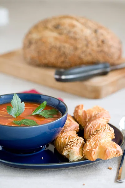 Rode Smakelijke Tomatensoep Met Brood — Stockfoto