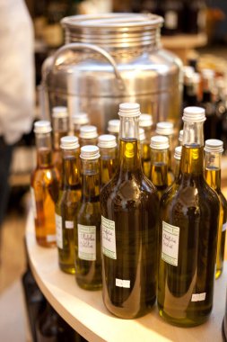 Zeytinyağlı şişeler