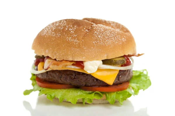 Köstliche Frische Hamburger Mit Pommes Isoliert Auf Weiß Kopierraum — Stockfoto