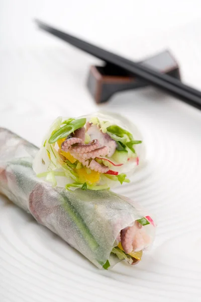 Deliciously Fresh Vietnamese Springrolls Chopsticks Background — Stock Photo, Image