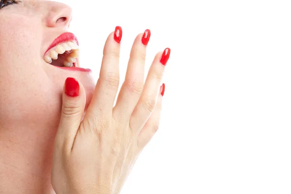 Kvinnan Skrattar Högt Med Handen Framför Munnen — Stockfoto