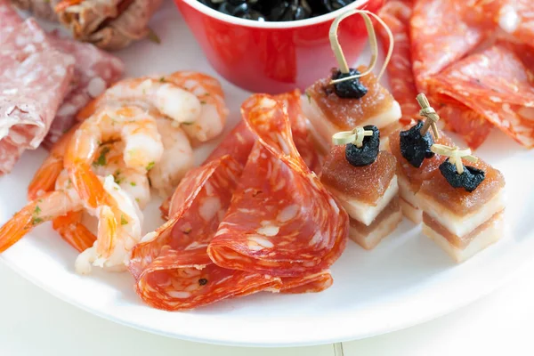 Delicious Plate Antipasti Snacks Chorizo Shrimps — Stock Photo, Image