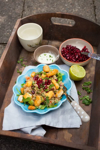 Delicious Salad Amaranth Halloumi Cilantro — Stock Photo, Image