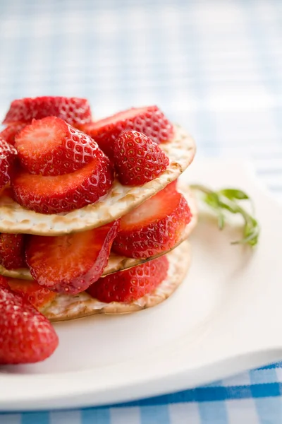 Delicious Breakfast Fresh Strawberries Toast Bread — Stock Photo, Image