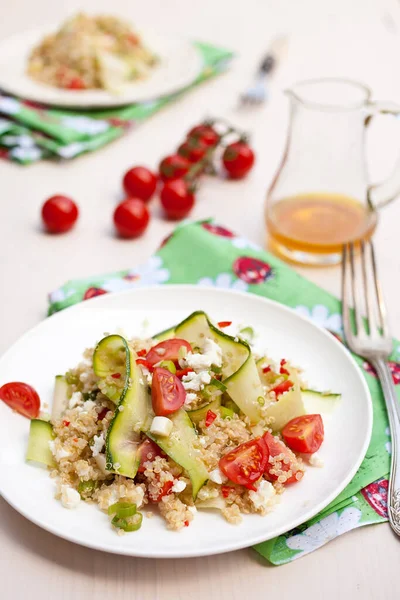 Salada Deliciosa Fresca Com Quinoa Tomate — Fotografia de Stock