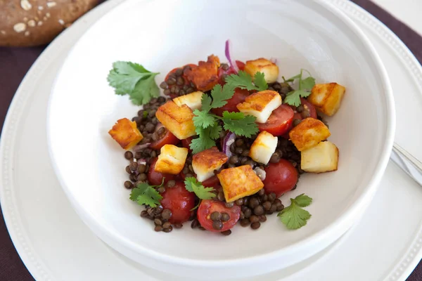 Salada Deliciosa Saudável Com Lentilhas Tomates Queijo — Fotografia de Stock