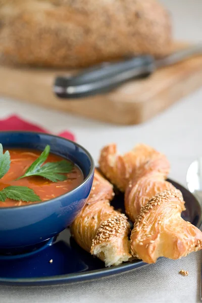 Rode Smakelijke Tomatensoep Met Brood — Stockfoto