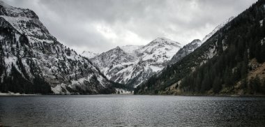 Der Vilsalpsee im Winter 