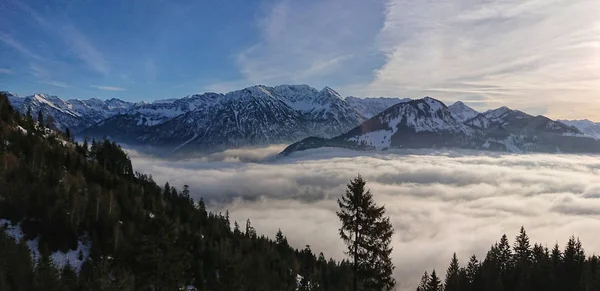 Blick Auf Das Wolkenverhangene Ostrachtal — Stockfoto