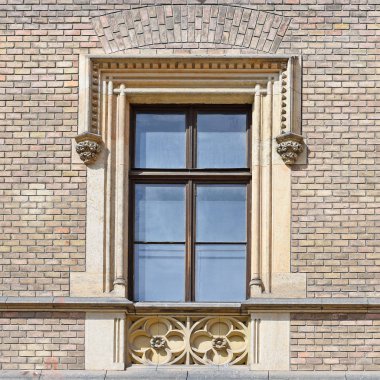 Pencere eski bir bina. Eski Pragua, 2018. 