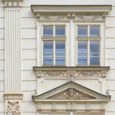 Eski bir binanın pencere. 