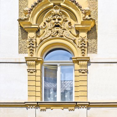 Eski bir binanın pencere. 