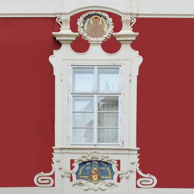 Eski bir binanın pencere. 