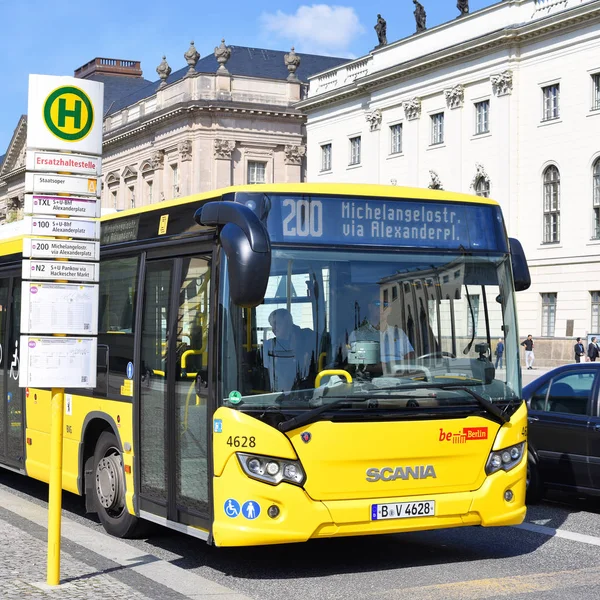 Berlim República Federal Alemanha Abril 2018 Ônibus Cidade Berlim Parada — Fotografia de Stock