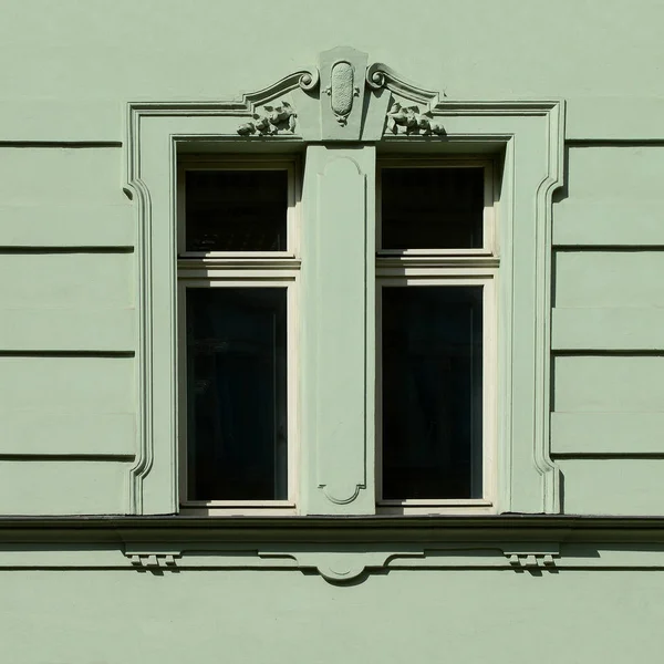 Venster Van Een Oud Gebouw — Stockfoto