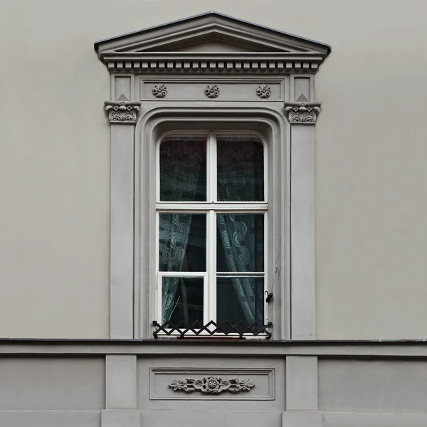 Venster Van Een Oud Gebouw — Stockfoto