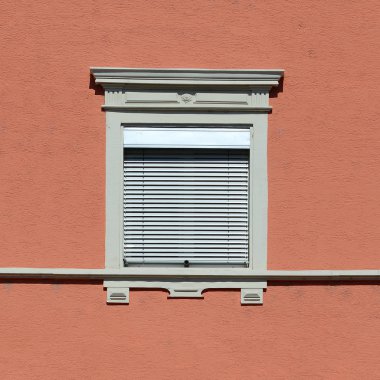 Eski bir binanın pencere. 