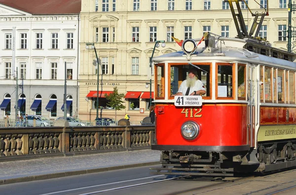 布拉格 捷克共和国 2018年5月4日 城市街道上的旅游电车 — 图库照片