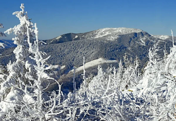 Zimą Góry Krajobraz Wzgórzu — Zdjęcie stockowe