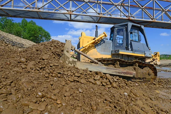 Bulldozer Construction Protective Dam — Stockfoto