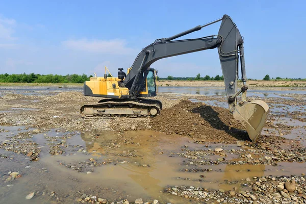 Extracción Carga Grava Excavada Corriente Principal Del Río — Foto de Stock