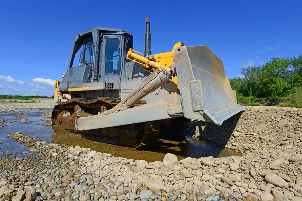Bulldozer Performs Works Tideway Mountain Small River — 图库照片