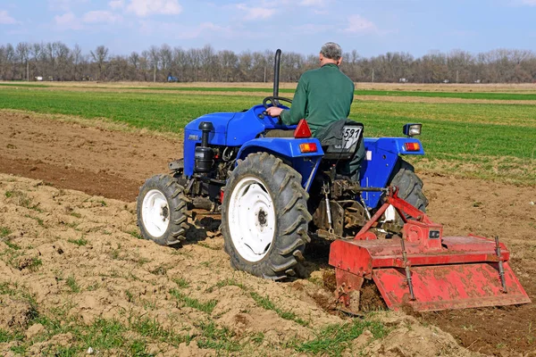 Kalush Ukraine April 2014 Farmer Tractor Handles Field Town Kalush —  Fotos de Stock