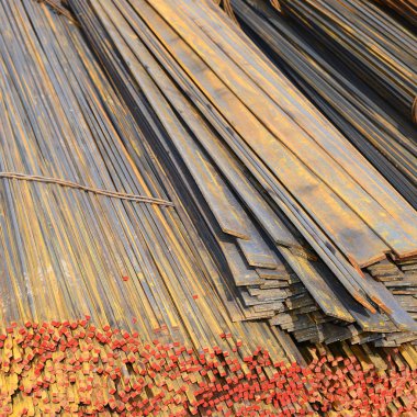 Metal yığınına yakın.