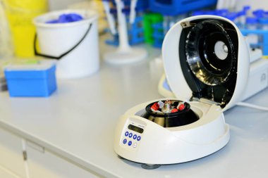 Laboratuvarda bilim ekipmanları