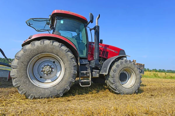 Kalush Ukraine July 2016 Modern Tractor Field Works — Stockfoto