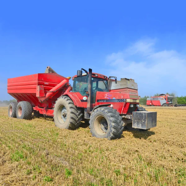 Kalush Ukraine Juillet Tracteur Moderne Avec Réservoir Pour Transport Grain — Photo