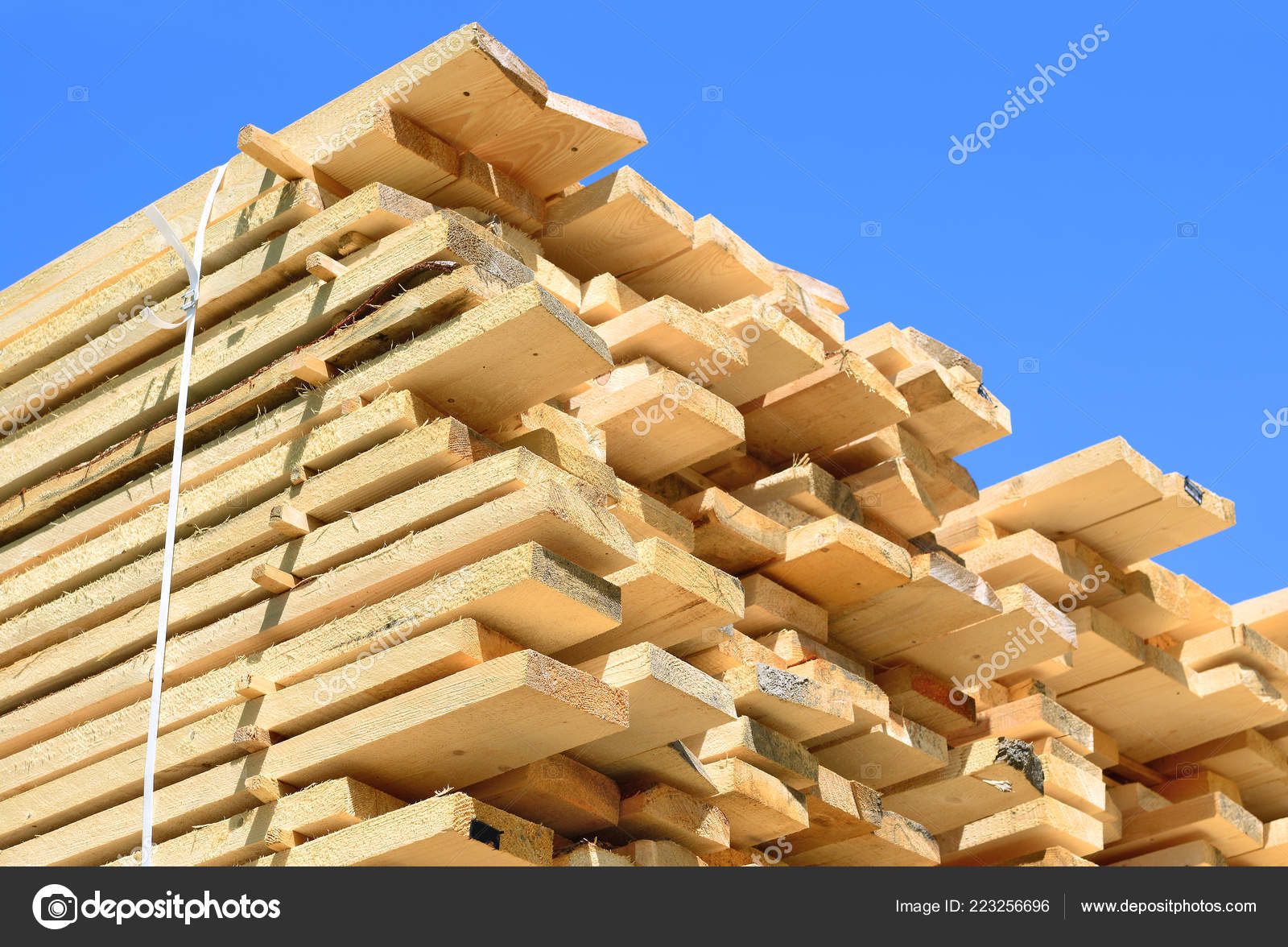 Eaves Boards Stacks Stock Photo by ©smereka 223256696