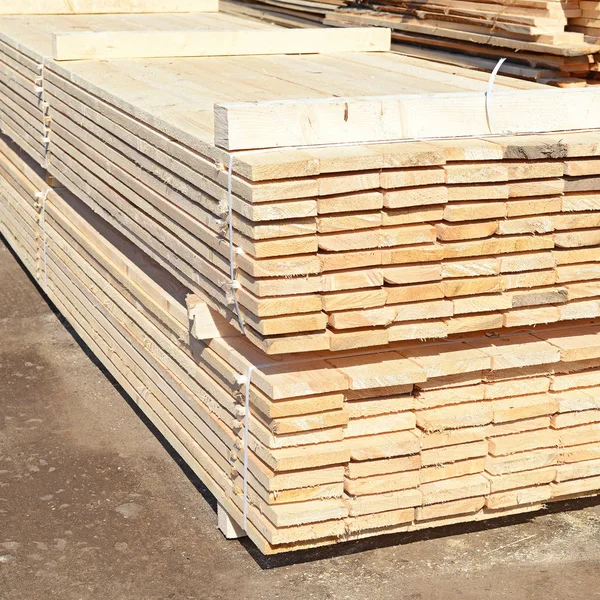 Pile Planches Bois Empilées Dans Entrepôt — Photo